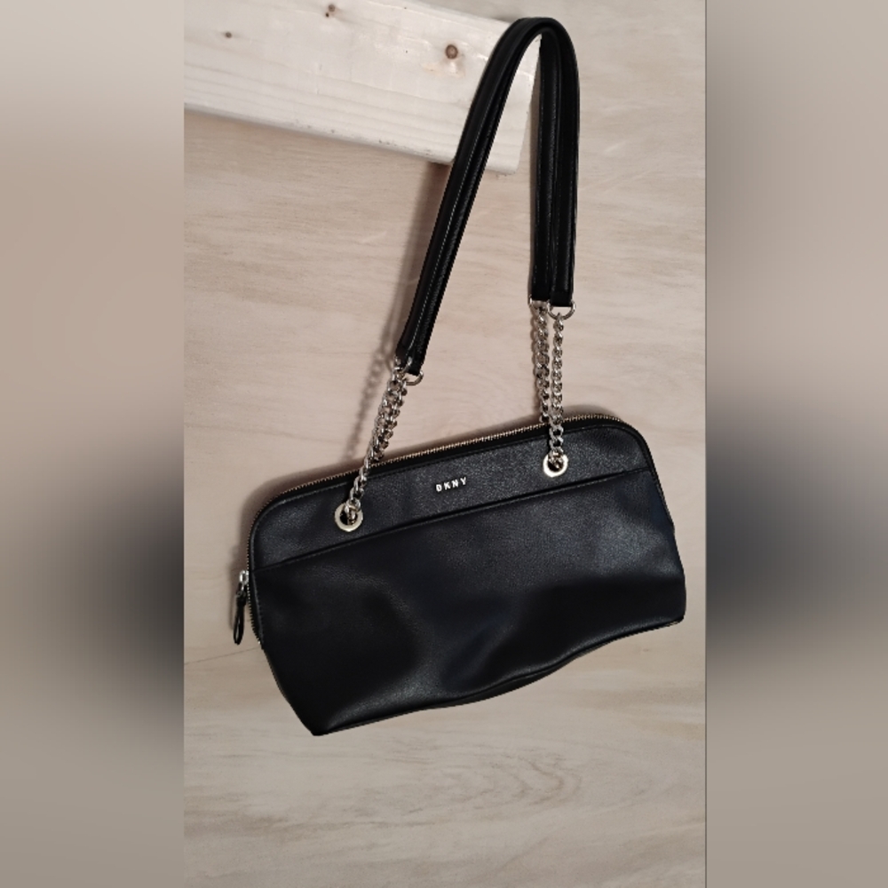 DKNY Black Shoulder Bag with Sleek Design